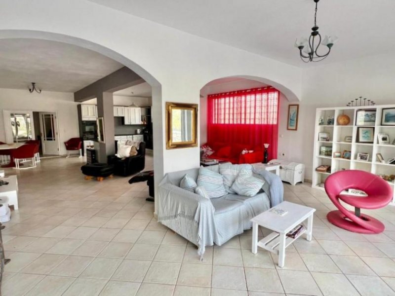 Lagkada bei Makry Gialos MIT BESICHTIGUNGSVIDEO! Kreta, Makry Gialos: 4-Zimmer-Erdgeschosswohnung in Strandnähe zu verkaufen Wohnung kaufen